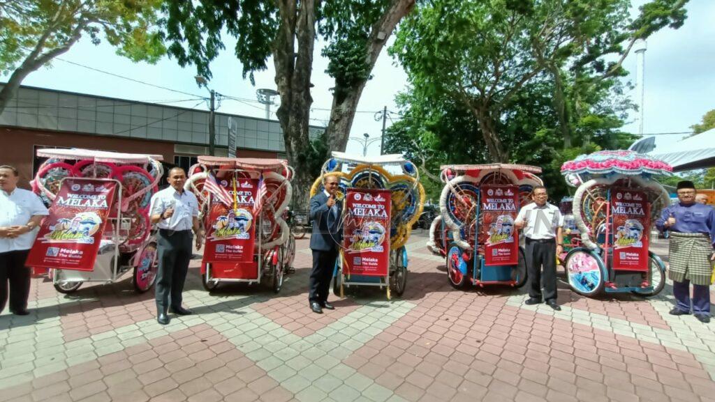 Bantuan Aidilfitri ukir senyuman pengayuh beca Melaka