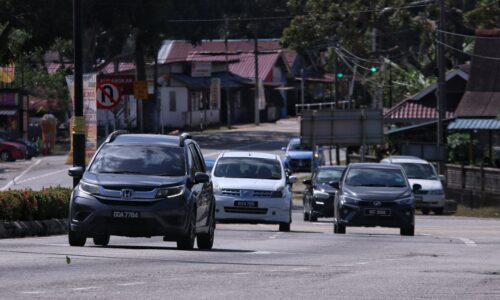 Pengguna jalan raya lega Jalan Tun Hamzah-Persimpangan Semabok dinaik taraf