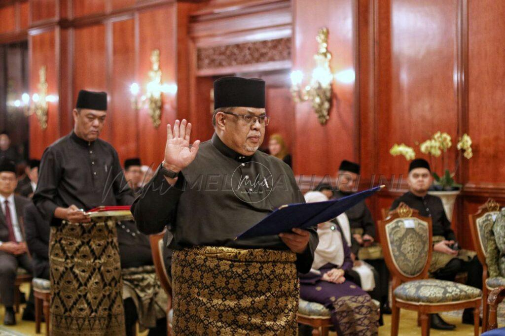 Ab Rauf angkat sumpah Ketua Menteri Melaka Ke-13