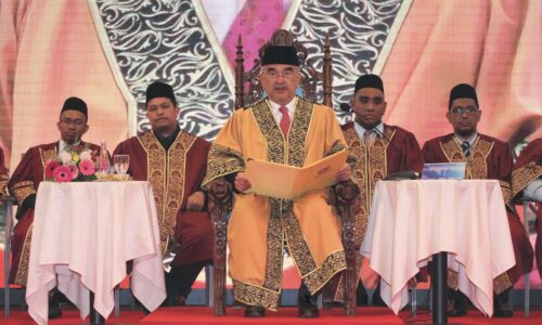 TYT rasmi Majlis Konvokesyen KAQSA