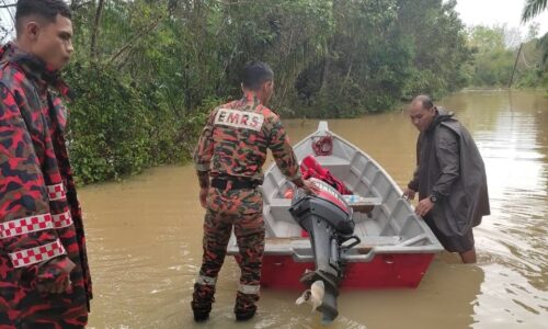 Wanita dikhuatiri lemas terjatuh sungai ketika menyeberangi jambatan
