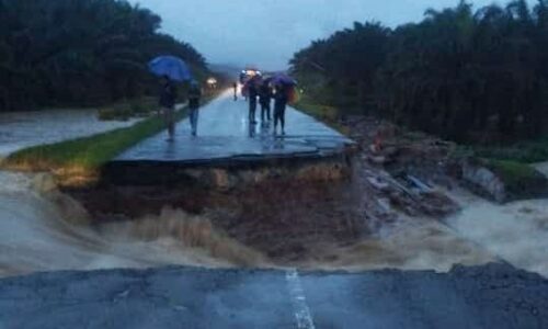 Jalan utama Felda Selancar, Perwira Jaya di Rompin ditutup