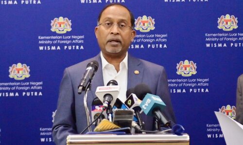Ops Sudan selamat bawa 30 rakyat Malaysia, 26 warga asing ke Port Sudan – Zambry
