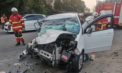 Dua beranak maut, enam cedera dalam kemalangan babit tiga kereta