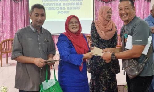 Wang ihsan bantu nelayan beli persiapan raya