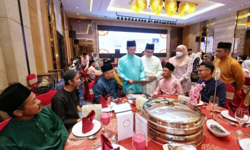 PPSPM rai 130 warga kerja berbuka puasa