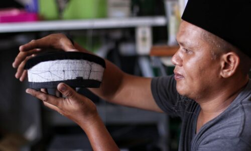 Pewaris legasi songkok Melayu