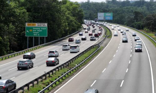 Tol percuma: Trafik keluar, masuk Melaka sesak