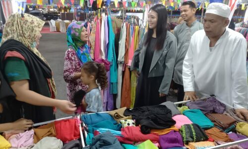 Butik Rahmah sedia lebih 15,000 baju raya percuma