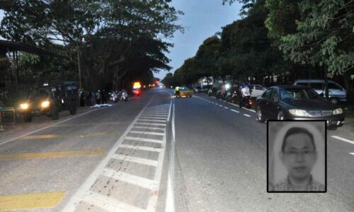 Ajal ketika lintas jalan untuk beli buah
