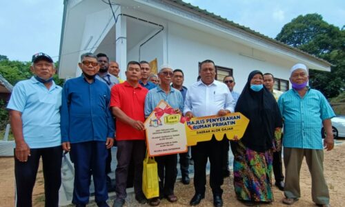 Lima Rumah Prihatin di Ayer Limau dah siap