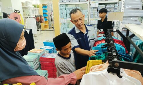 Zakat Melaka belanja baju raya