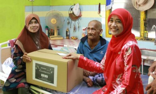 Dira berkonvoi hantar sumbangan