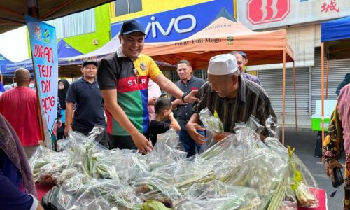 Jualan murah hari mantai sempena persiapan Aidilfitri