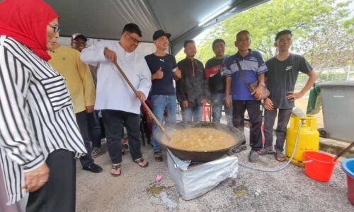 KM rasmi Program Kacau Dodol dan Sambutan Malam 7 Likur Pengkalan Batu