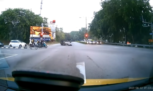 Akibat langgar lampu isyarat merah
