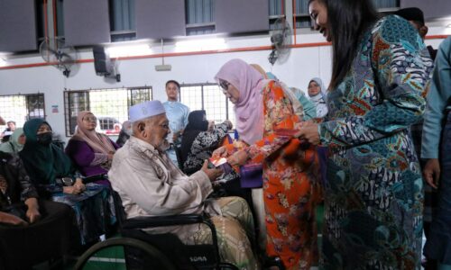 1,740 terima bantuan raya