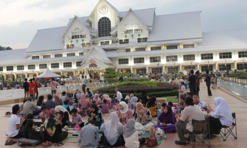 Dataran Bandaraya jadi destinasi berbuka puasa Melaka – KM