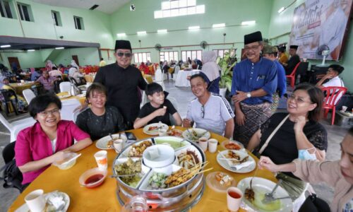 Hujan tidak halang warga Rembia meriahkan rumah terbuka