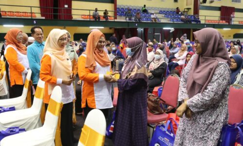 Bistari Melaka salur bantuan kit makanan persediaan Syawal