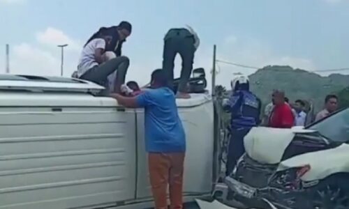 15 pelajar sekolah cedera selepas van dinaiki dirempuh treler balak