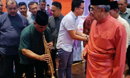 Alunan klasik klarinet curi tumpuan Rumah Terbuka Aidilfitri Taboh Naning