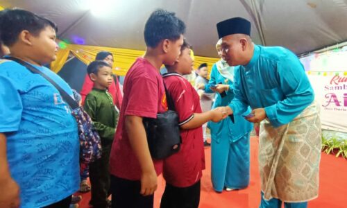 Roboh pekan lama, lebarkan jalan atasi kesesakan