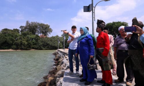 Kapal bersauh di zon perikanan Melaka berdepan tindakan tegas