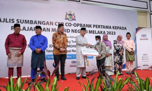 Pelajar susah, masjid terima sumbangan zakat