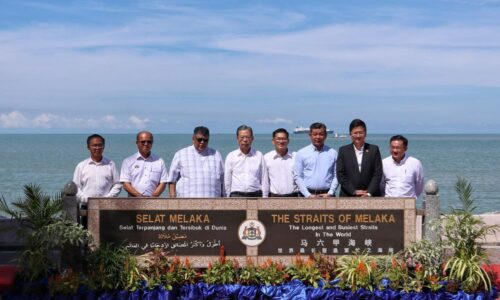 Delegasi China tinjau Selat Melaka