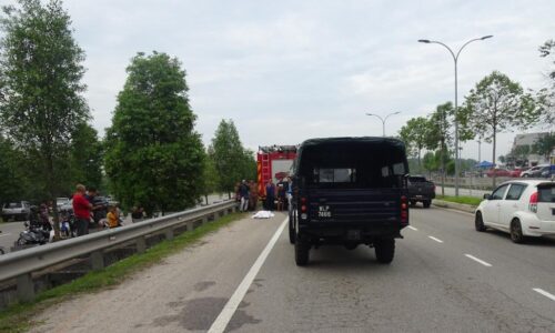 Kerani maut tercampak dalam longkang