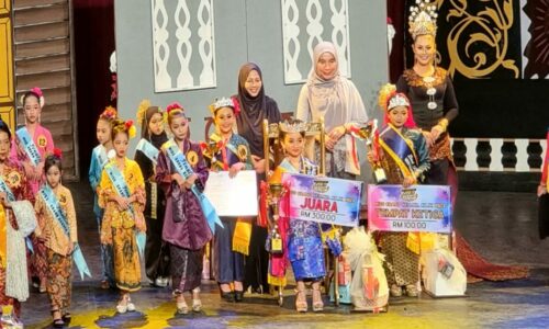 Miss Grand Kebaya Cilik dan Cosplay gamit peserta luar Melaka