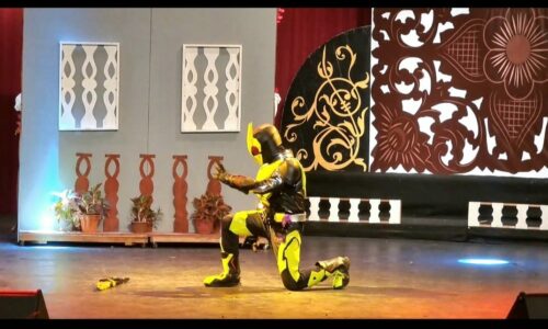 Aksi spontan bersilat, penjawat awam juara kostum cosplay