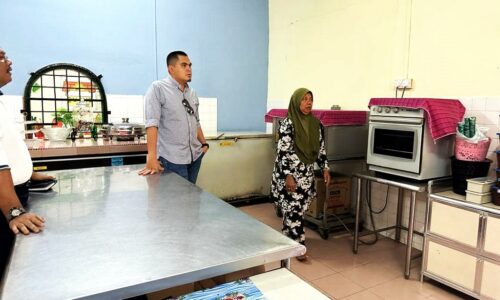 Dapur baharu untuk pengusaha makanan kecil – Exco