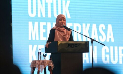 KEMBALIKAN UPSR, PT3 PERLU PENDEKATAN HOLISTIK, ANAK-ANAK BUKAN TIKUS MAKMAL – FADHLINA