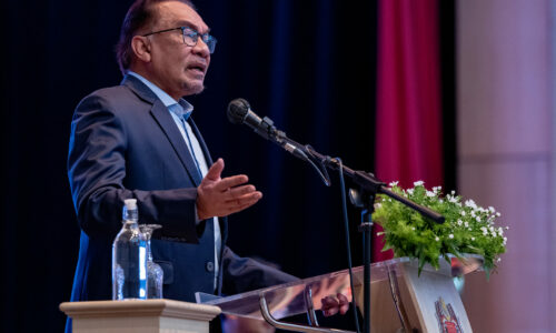 PM Anwar tidak puas hati pelaksanaan projek kecil, arah disegerakan