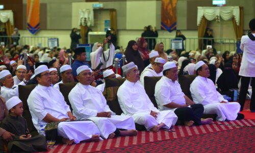 Perluaskan penganjuran program Malam Cinta Rasul di IPT, PBT