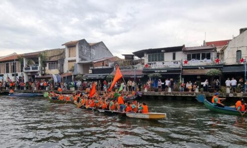 40 perahu naga berentap di Sungai Melaka, 2 Julai ini
