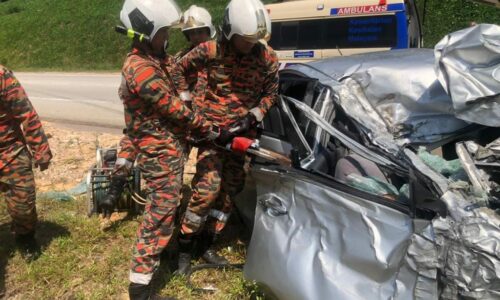 Tiga maut, lapan cedera kemalangan babit tiga kenderaan