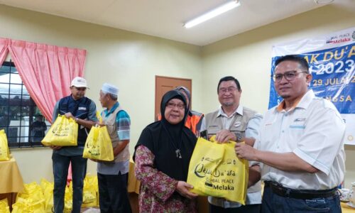 Besar makna sepeket beras, sepapan telur