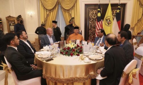 Delegasi Karate Senior Asia Ke-19 makan malam bersama TYT