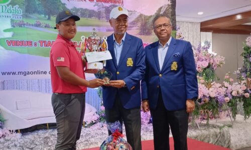 Pelajar SMK Bukit Rambai gegar lapangan golf