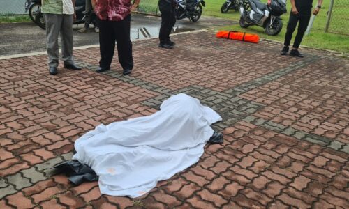 Tinggal kasut di kaki lima sebelum ditemui terlungkup atas jalan