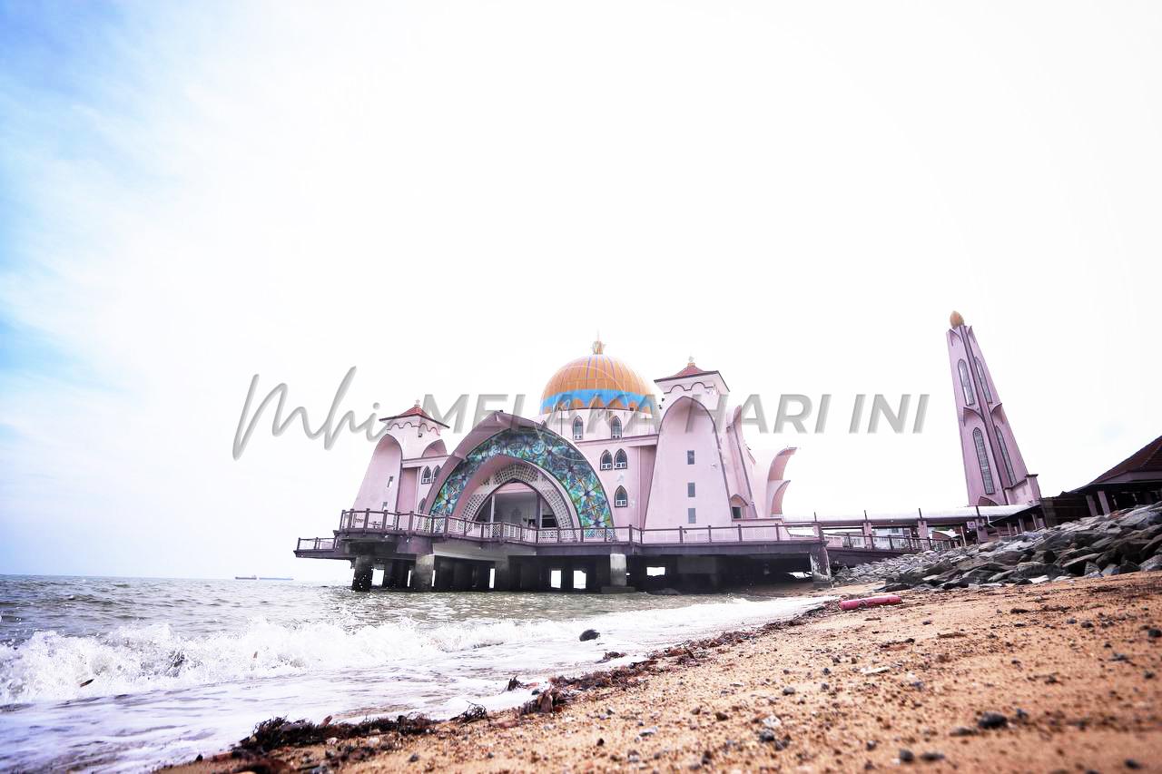 Masjid selat 1