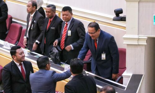 Mustafa dilantik Ahli Dewan Negara