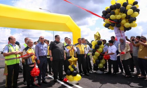 Jalan pintas simpang Alor Gajah ke pekan Durian Tunggal kurangkan kesesakan