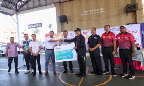 Sekolah sukan SMK Seri Kota terima tajaan RM10,000 dari TNB Melaka