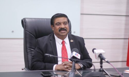 Kaji swastakan kemudahan sukan