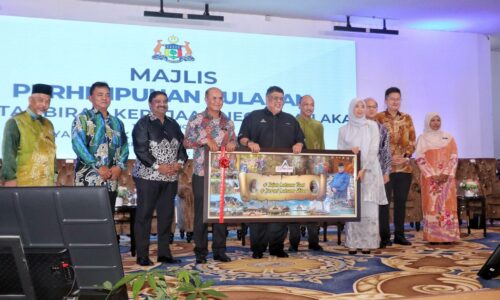 Martabat seni pantun guna platform digital