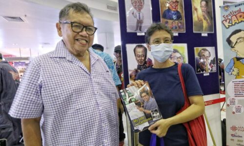 Peminat setia 40 tahun, kumpul 40 karya